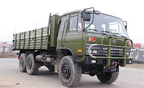 三吨半六驱越野车平头2102G