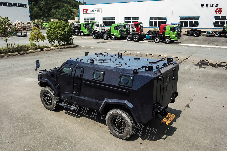 四驱东风猛士,防弹防护型运兵车