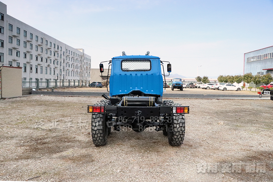 <strong>东风六驱尖头eq2082运兵车 三款不同岁月的沉淀</strong>