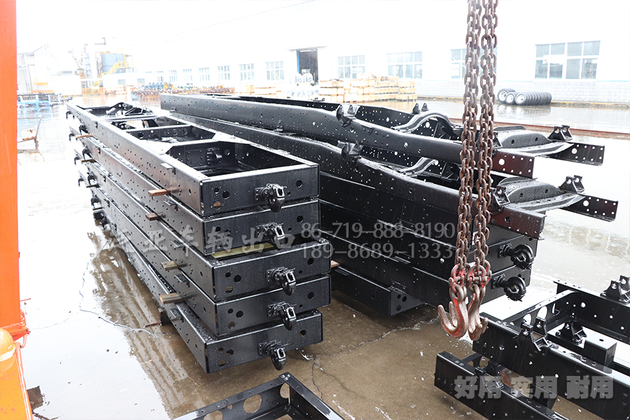 东风四驱六驱,东风越野卡车零部件,东风发动机,东风卡车车厢,东风变速箱,越野卡车大灯,东风EQ240,东风EQ245,东风EQ246运兵车,EQ2070运兵车,EQ2100,EQ2102,153驾驶室