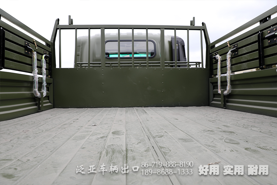 东风六驱,六驱越野卡车,平头卡车,柴油越野汽车,东风6*6卡车,东风6*6运兵车,东风运兵车,六驱运兵车,六驱民用车出口,卡车出口,