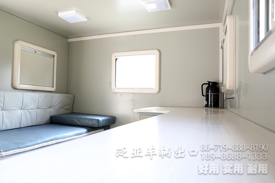 依维柯2046,越野型旅居房车,移动办公房车,房车定制改装,户外办公车