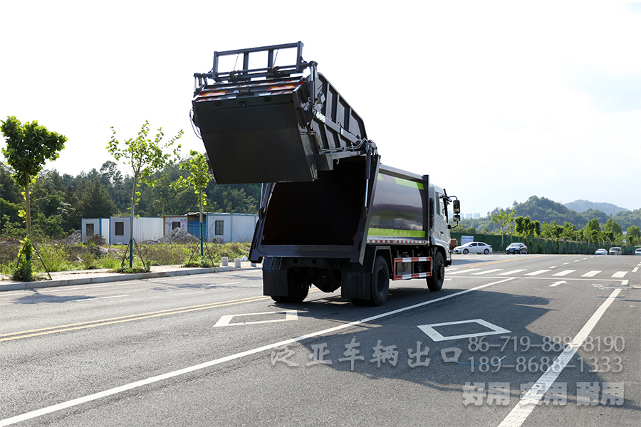四驱越野底盘、四驱底盘改装、垃圾运输车、14立方垃圾车、轻卡环卫车、多功能垃圾车、4x2垃圾车