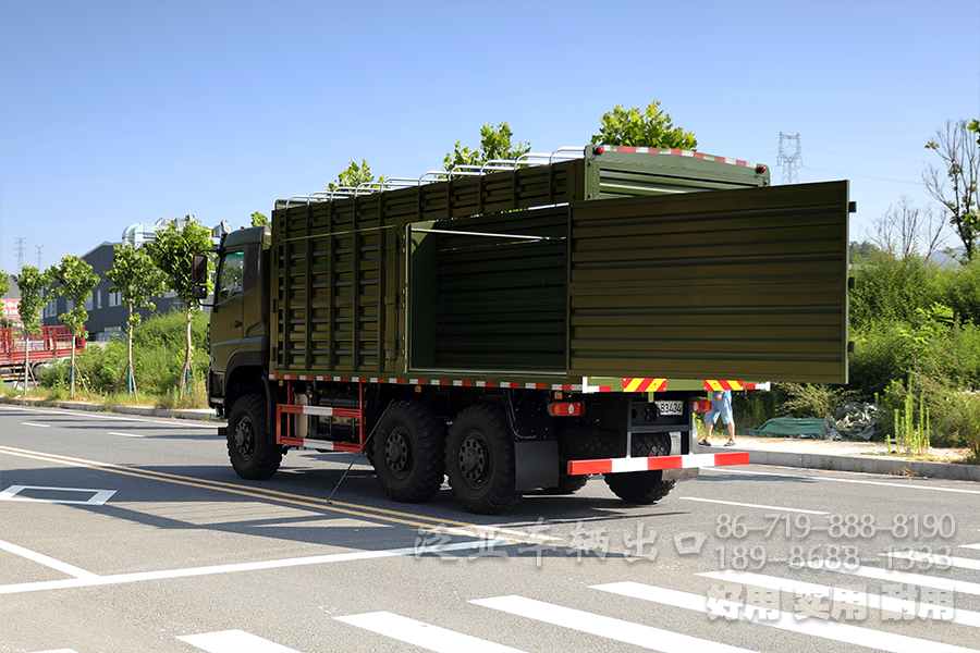 东风六驱340马力越野运输车，340马力重型商用车出口、大载荷越野运输车