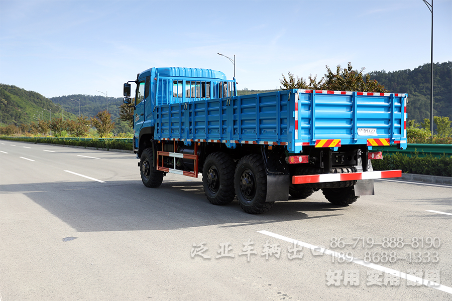 东风六驱，340马力卡车，六驱出口卡车，6*6货运卡车，长途货车，刹车降温水箱，6*6货运卡车