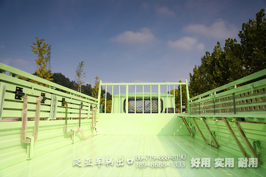 东风EQ2100,东风定制款越野车,长头EQ2100,六驱越野运兵车,6*6尖头载货汽车,六驱载货汽车,运兵卡车,长头卡车,190马力卡车,越野运兵车