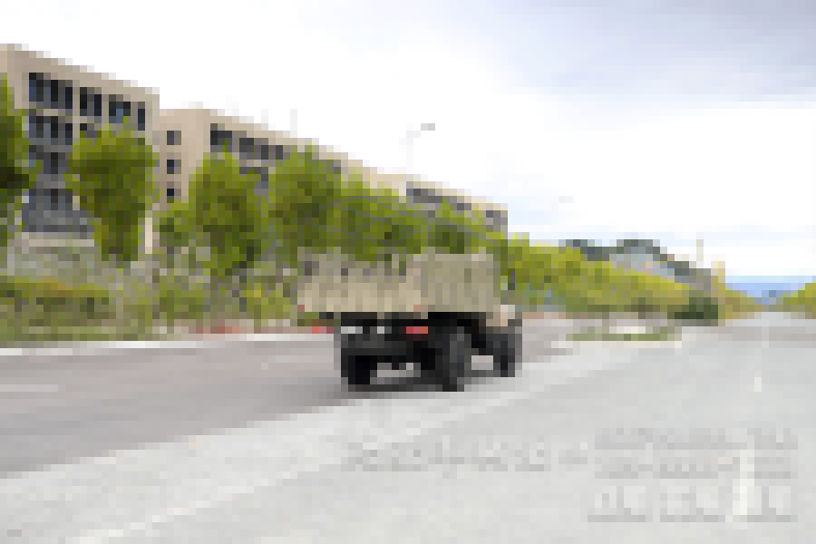 东风4x4,东风尖头卡车,东风越野卡车,东风四驱,EQ240,尖头驾驶室,东风四驱改装,定制化卡车出口,全驱卡车厂家