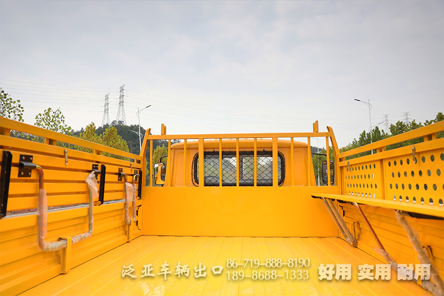 东风6X6,EQ2082,EQ240,6X6长头卡车,双玻璃柴油卡车,四吨民用卡车,尖头越野运兵车,25Y