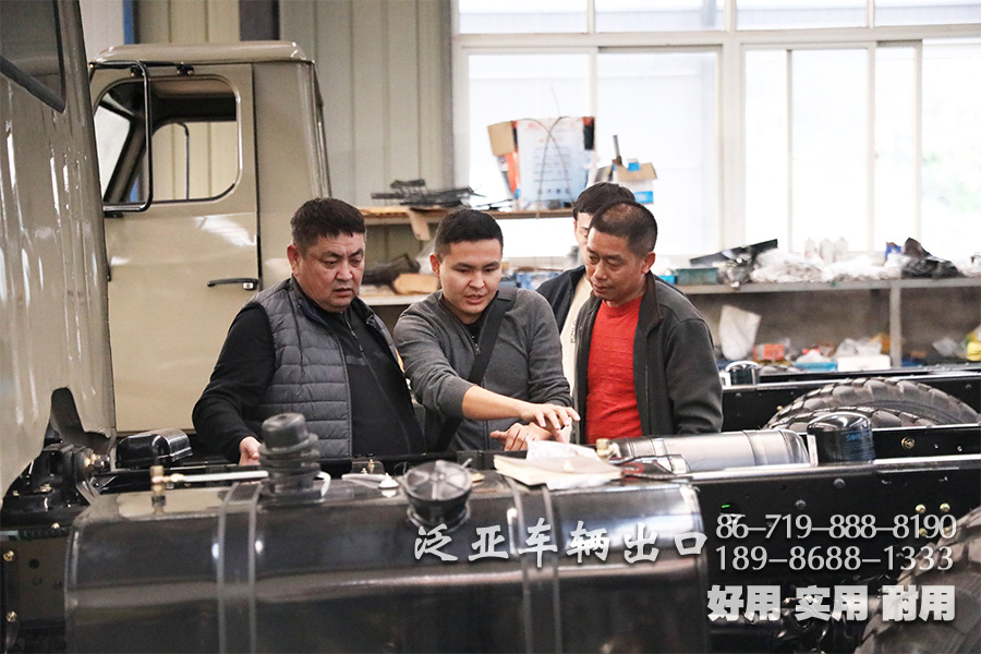 东风六驱客车、外访、东风四驱、东风六驱、湖北越野专用车公司