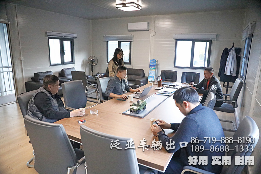 东风六驱客车、外访、东风四驱、东风六驱、湖北越野专用车公司