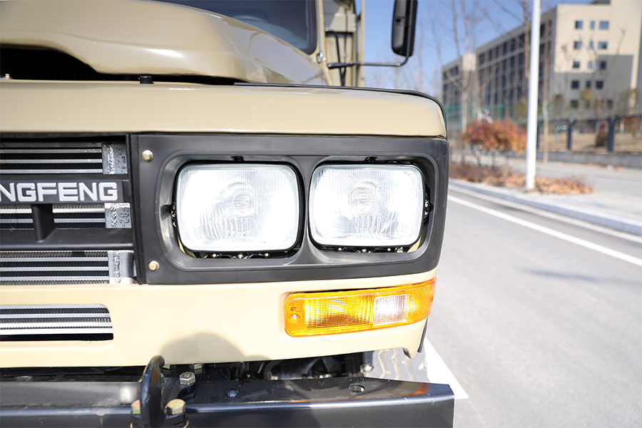 东风四驱，东风4x4，东风四驱尖头大玻璃越野卡车底盘，东风四驱底盘出口，东风底盘出口厂家