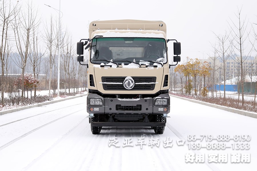 东风8x4仓栅车，东风平头一排半驾驶室，东风重型仓栅车，东风大承载力越野卡车，东风十二档变速卡车，东风420L油箱，仓栅运输车，大马力卡车